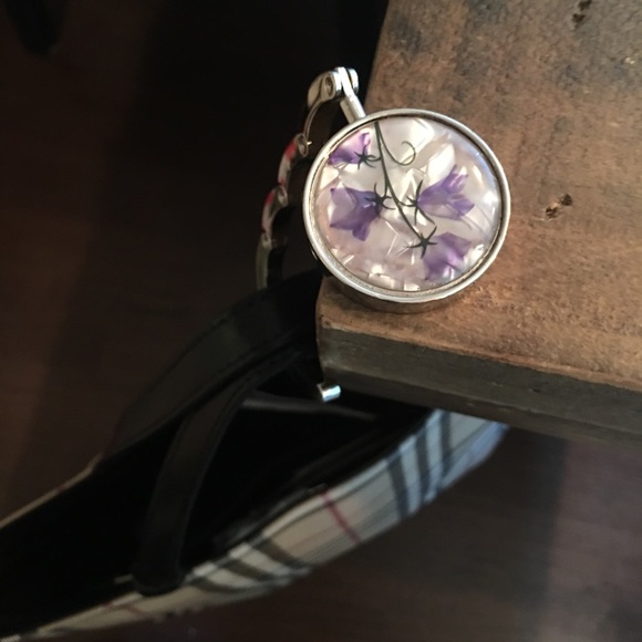 Stay Safe Bag holder keep your bag clean and safe - Picture 2 of 4